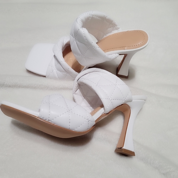 🤍Just In🤍 soft White In Heel - Picture 2 of 9